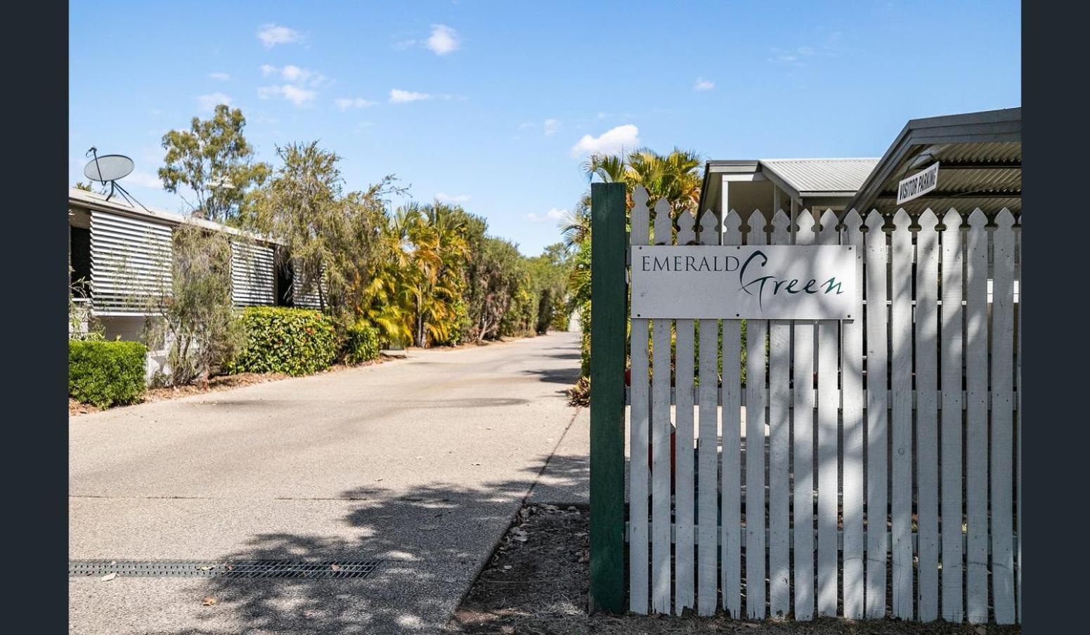 Emerald Green Village Exterior foto